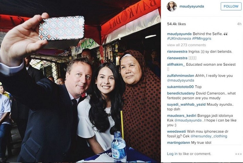 Maudy Ayunda mengunggah foto selfie bareng Perdana Menteri Inggris, David Cameron