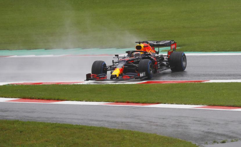 Max Verstappen lagi-lagi dikecewakan performa mobil Red Bull RB16. 