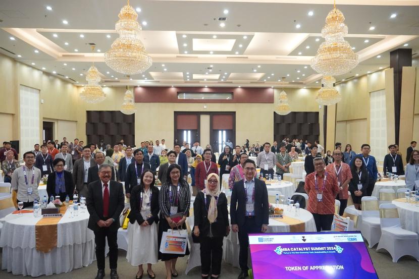 MBA Catalyst Summit 2024 yang diselenggarakan UGM Jakarta 