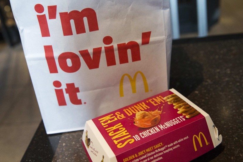 McDonald's menghentikan pemberian suntikan antiobiotik ke ayam.