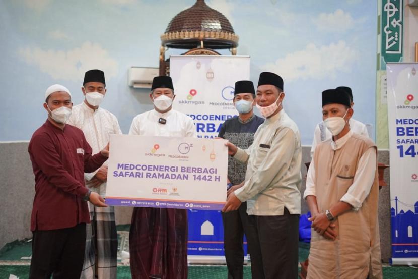 Medco E&P menggandeng PPPA Daarul Quran  untuk mendistribusikan 1.550 paket sembako di Kabupaten Kepulauan  Anambas.