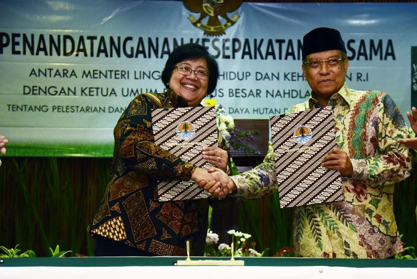 Meenteri Lingkungan Hidup dan Kehutanan Siti Nurbaya dan Ketua Umum PBNU Said Aqil Siroj.