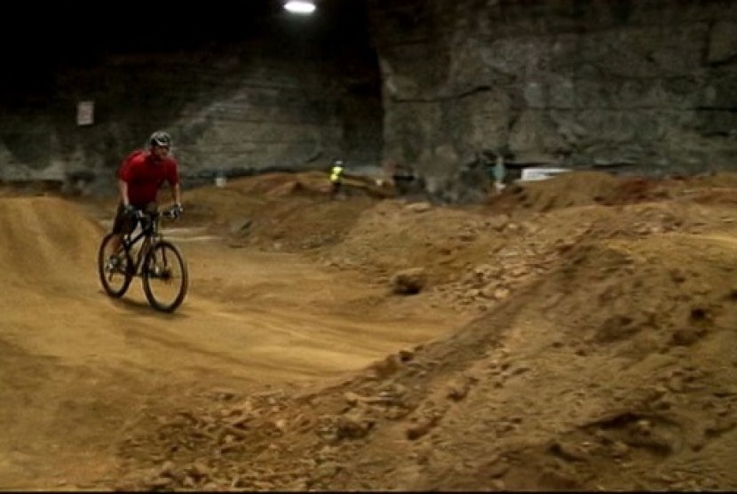 Mega Cavern Bike Park di Louisville, Kentucky