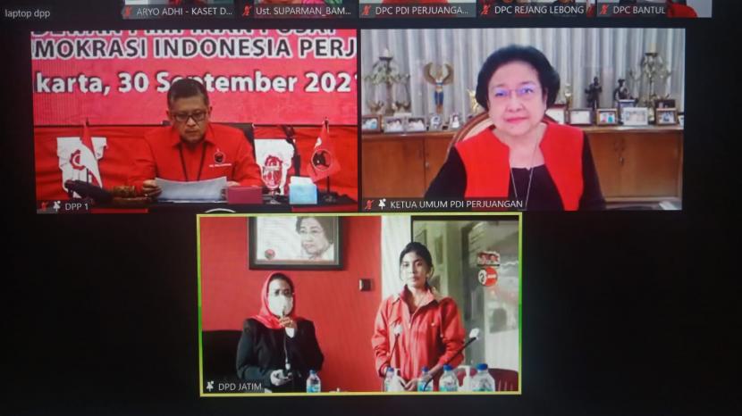 Megawati dalam acara pemberian tali asih DPP PDIP kepada 201 keluarga kader korban covid-19. 