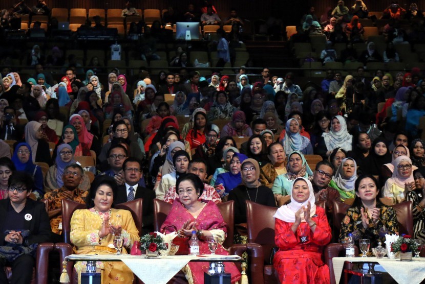  Megawati dalam seminar tentang 'Kerjasama Wilayah ASEAN dengan tema: Hentikan Kekerasan Seksual Terhadap Anak-Anak', di Kuala Lumpur, Selasa (14/3).