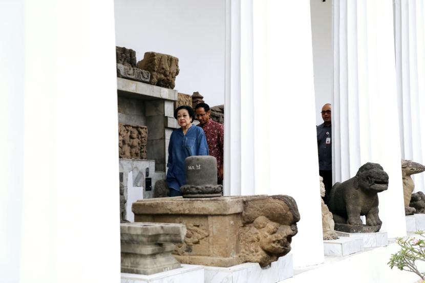 Megawati kunjungi Museum Nasional Indonesia pascakebakaran di Jakarta Pusat, Selasa (19/9/2023). 