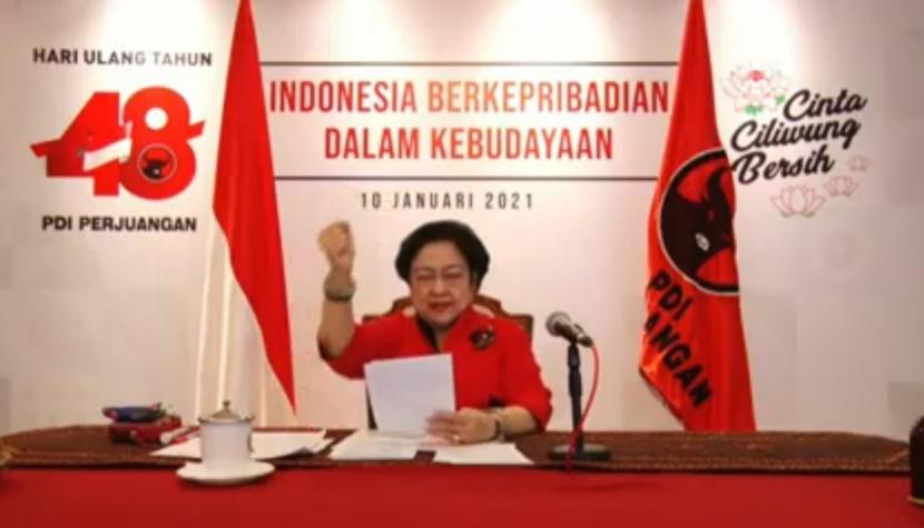 Megawati saat peringatan Hari Ulang Tahun ke-47 PDIP, yang diadakan secara live streaming virtual di Jakarta, Ahad (10/1).
