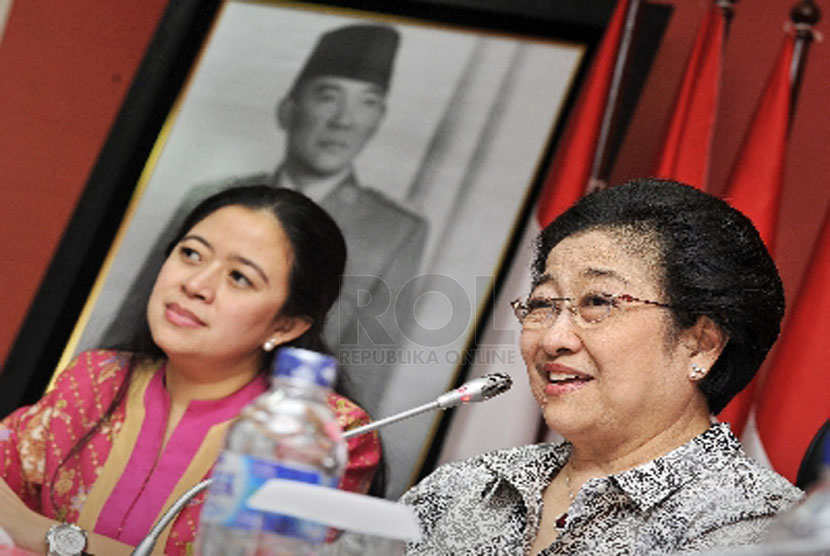 megawati soekarno putri (kanan)-puan maharani(kiri)