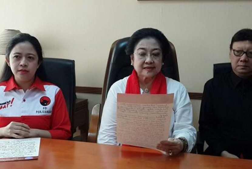 Megawati Soekarnoputri saat membacakan pemberian mandat pencapresan Joko Widodo
