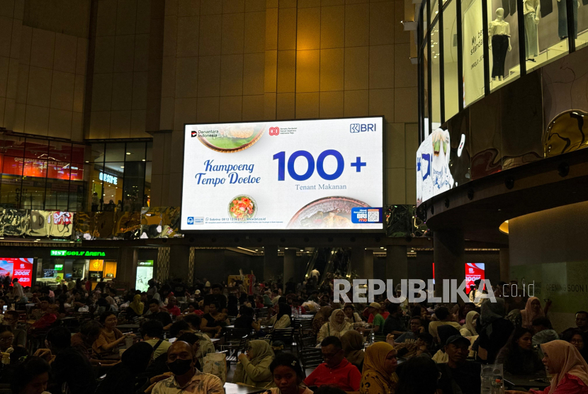 Melalui festival kuliner tahunan terbesar di Jakarta, Kampoeng Tempo Doeloe 2025, BRI menghadirkan ratusan UMKM kuliner di La Piazza, Summarecon Mall Kelapa Gading. 
