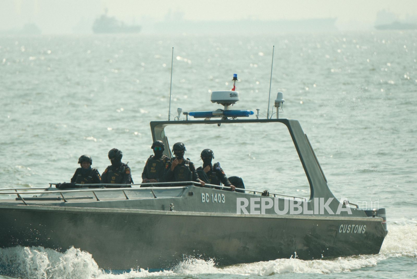 Melalui operasi patroli laut terpadu, hingga Juli 2025, Bea Cukai melakukan sebanyak 14.657 penindakan dengan nilai barang mencapai Rp 4,3 triliun. 