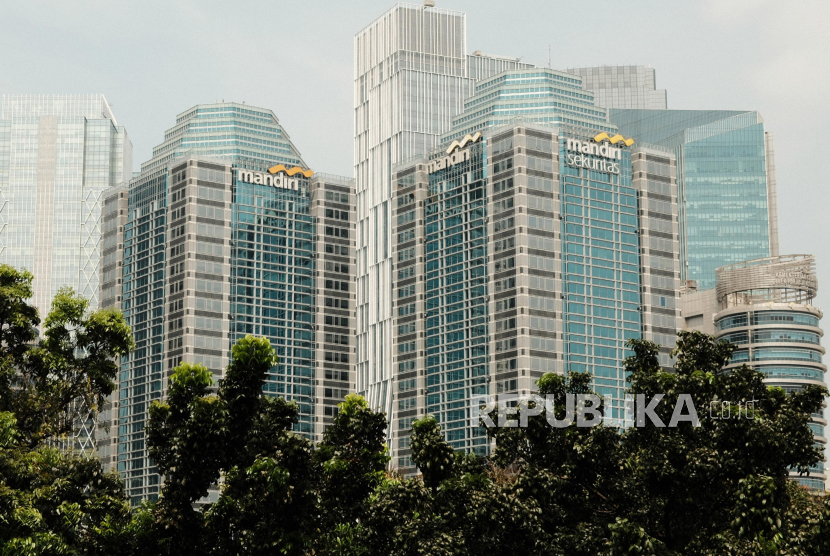 Melalui penerapan prinsip Environmental, Social, and Governance (ESG), Bank Mandiri  berinovasi dalam menghadirkan produk keuangan berkelanjutan. Salah satunya KPR Hijau. 