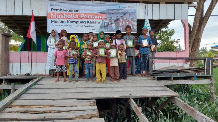 Melalui program Berbagi Kebaikan dengan Zakat, Laznas BMH menyasar  Muslim pedalaman Papua yang berada di Kampung Kalitami I dan Kampung Kenara di Distrik Kamundan, Teluk Bintuni, Papua Barat, 7-10 April 2022.
