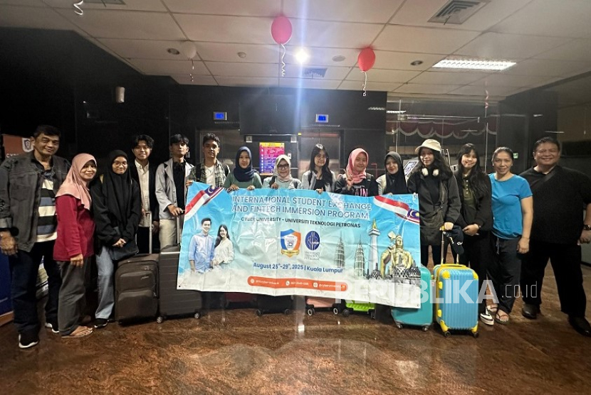 Melalui student mobility, Cyber University membiasakan mahasiswanya berpikir global dan membangun jejaring lintas negara.
