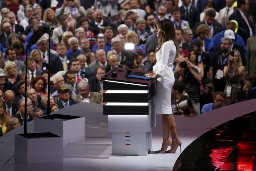 Melania Trump, istri Donald Trump, saat bicara dalam rangka kampanye suaminya sebagai calon Presiden AS.