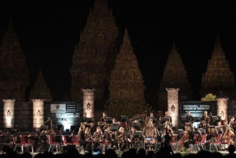 Melbourne Symphony Orchestra (MSO) telah menorehkan sejarah, dengan menampilkan konser di Candi Prambanan, Jawa Tengah.