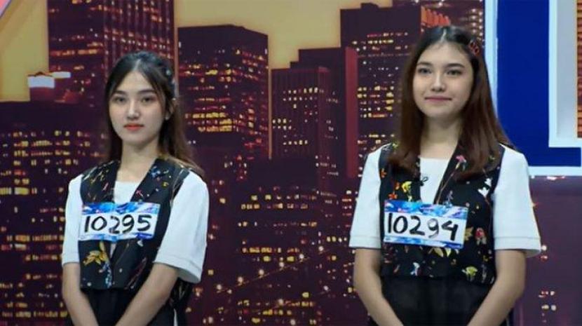 Melitha dan Melisha Sidabutar saat mengikuti audisi Indonesian Idol. Melitha meninggal dunia pada 8 April 2024, sementara saudari kembarnya telah lebih dulu meninggal pada 8 Desember 2020.