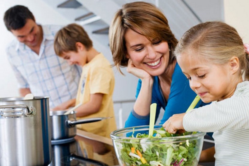  Memasak  Ajarkan Anak Banyak Hal Yuk Ajak ke Dapur  