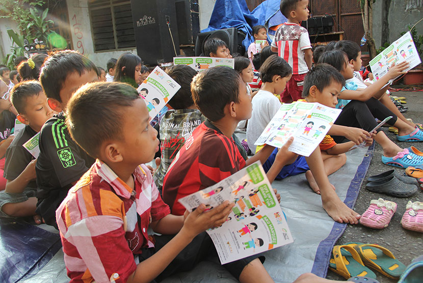 Membaca dan mendongeng untuk anak-anak sebagai bagian dari program 'Aku Mandiri'
