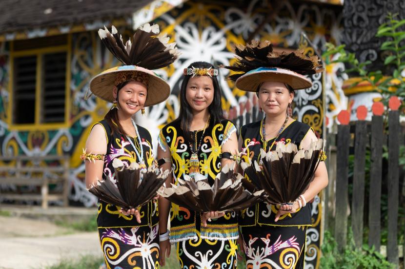 Memiliki proses yang unik dengan ciri khas suku Dayak Kenyah, Undrat mencuri perhatian Pemerintah Daerah Kutai Kartanegara pada tahun 2007 untuk menjadikan Lung Anai sebagai desa pariwisata.