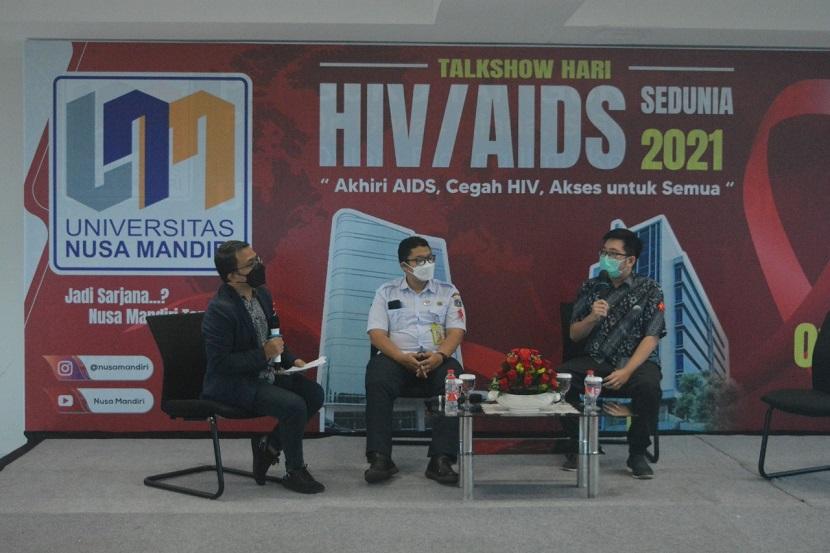 Memperingati Hari AIDS Sedunia, Universitas Nusa Mandiri (UNM) bekerja sama dengan Puskesmas Kecamatan Makassar dan Dinas Kesehatan Provinsi DKI Jakarta mengadakan Talkshow Hari AIDS Sedunia.