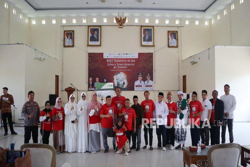 Memperingati hari jadi ke-498 Indramayu, digelar lirerasi dan taawun untuk komunitas disabilitas. Acara ini terselenggara atas kolaborasi YAKSI, Pemkab Indramayu, dan OJK Cirebon.