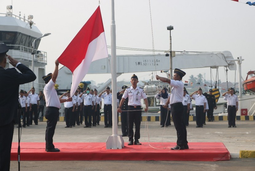 Memperingati hari menara suar yang jatuh pada tanggal 22 September. 