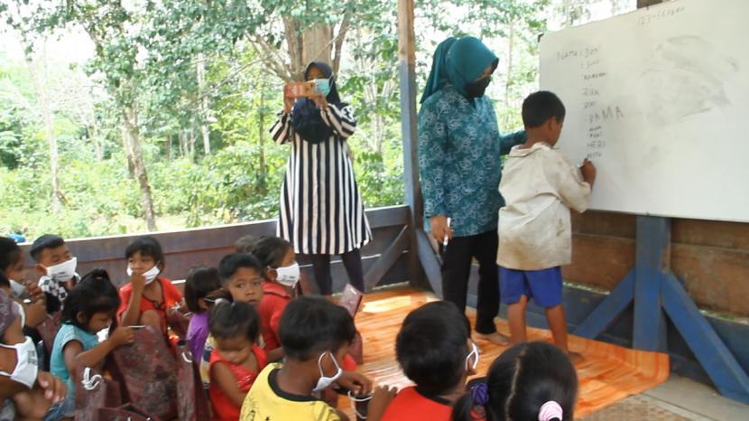 Mempermudah masyarakat mengakses pendidikan menjadi salah satu fokus Pemerintah Kabupaten Musi Banyuasin (Pemkab Muba). 