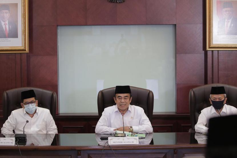 Kemenag Bekasi Fasilitasi Pengembalian Dana Pelunasan Haji. Foto: Menag Fachrul Razi didampingi Wamenag Zainut Tauhid Sa