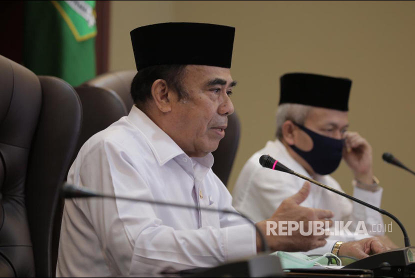 Pengumuman Keputusan Haji 2020 Oleh Menag Mendapat Kritik. Foto: Menag Fachrul Razi didampingi Wamenag Zainut Tauhid Sa