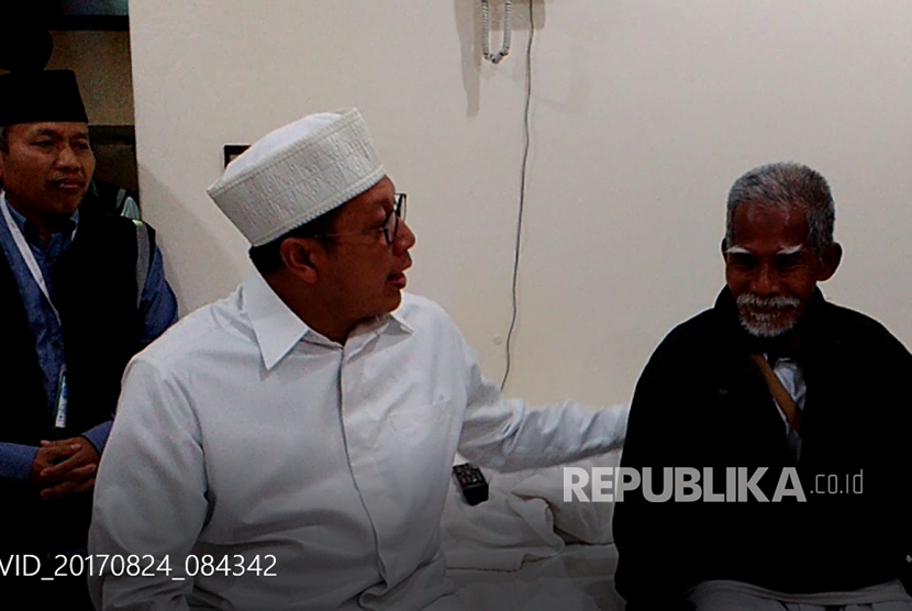 Menag Lukman Hakim Saifuddin menyapa jamaah di pemondokan