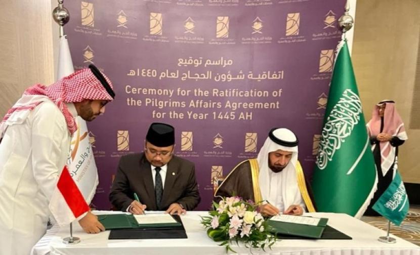 Menteri Agama Yaqut Cholil Qoumas (Gus Yaqut) dan Menteri Haji dan Umrah Arab Saudi Tawfiq F Al-Rabiah, di Jeddah telah menandatangani kesepakatan perhajian 2024.