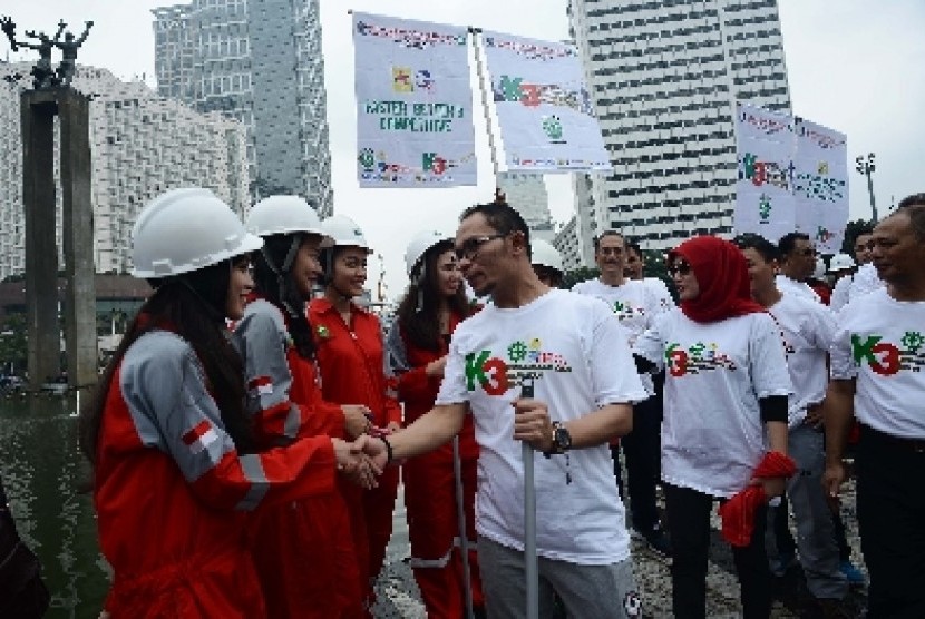 Menaker Hanif Dhakiri menghadiri kampanye Kesehatan dan Keselamatan Kerja (K3) saat berlangsung Car Free Day (CFD) di Jakarta Pusat, Ahad (1/3).