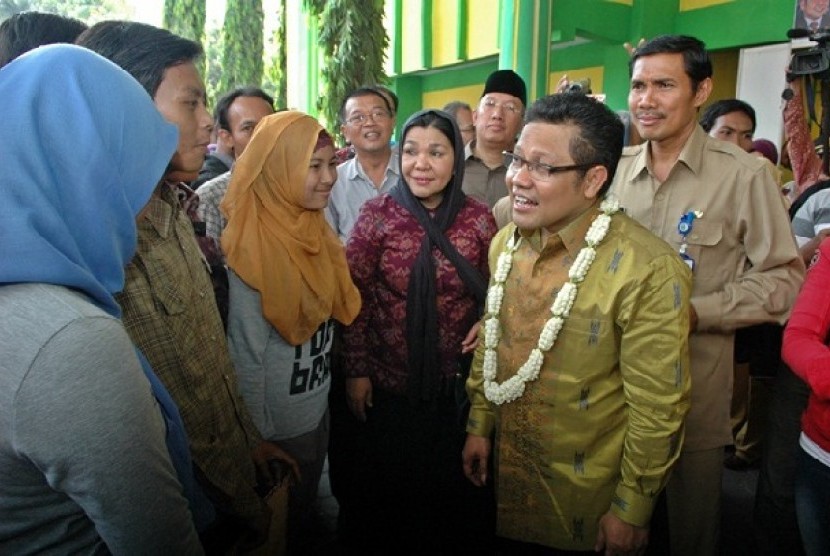 Menakertrans Muhaimin Iskandar saat membuka job fair di Jombang, Jawa Timur, Rabu (30/10)