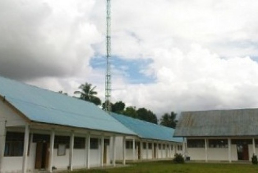 Menara internet di sekolah (ilustrasi)