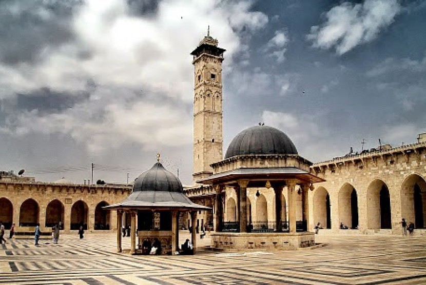 Yang oleh pertama masjid rasulullah dibina Masjid