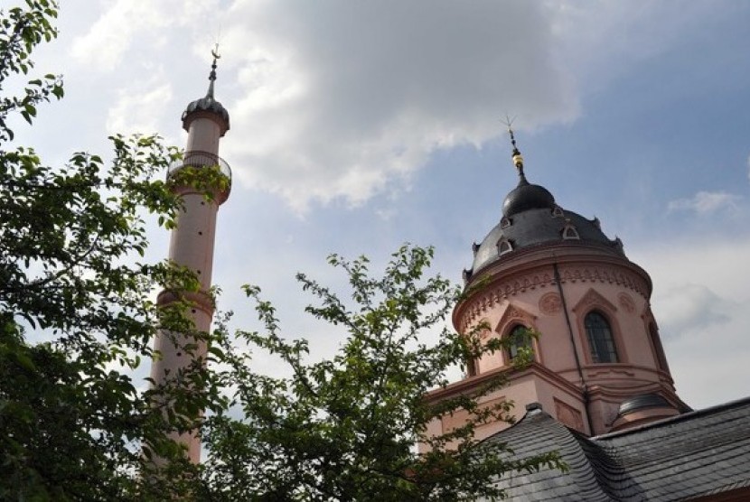  Menara Masjid Schwetzingen di Jerman.