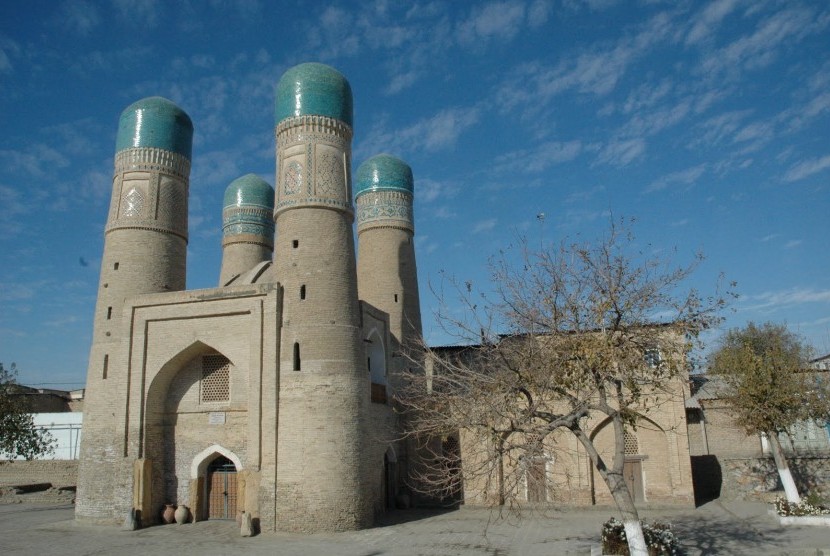 Menara Minorai Kalon di Bukhara.