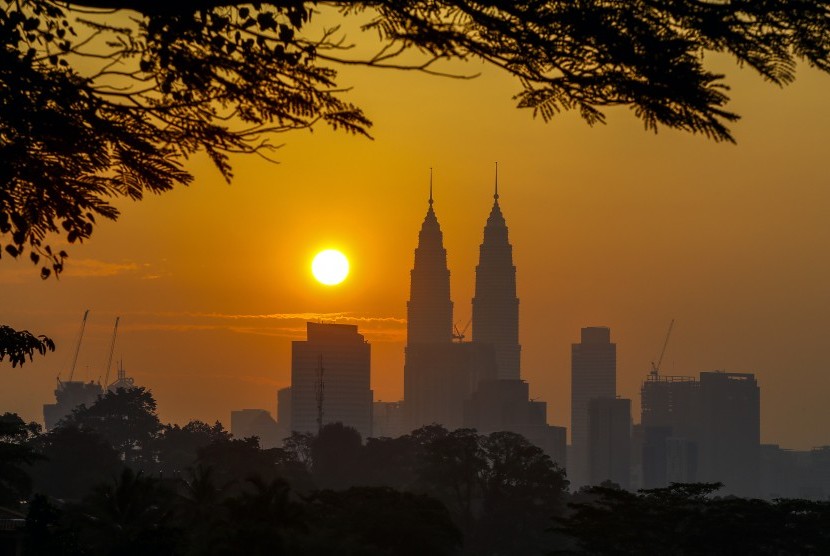 Menara Petronas jadi ikon wisata Kuala Lumpur.