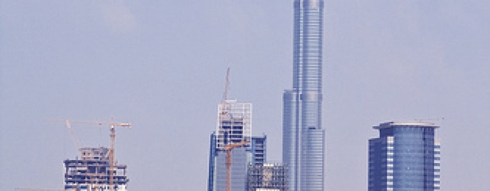 Menara tertinggi di dunia, Burj Khalifa di Dubai.