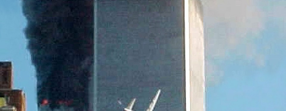Menara WTC saat ditabrak pesawat, 11 September 2001