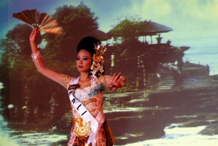 Menari merupakan salah satu budaya dan tradisi yang mengakar di masyarakat Bali (ilustrasi).