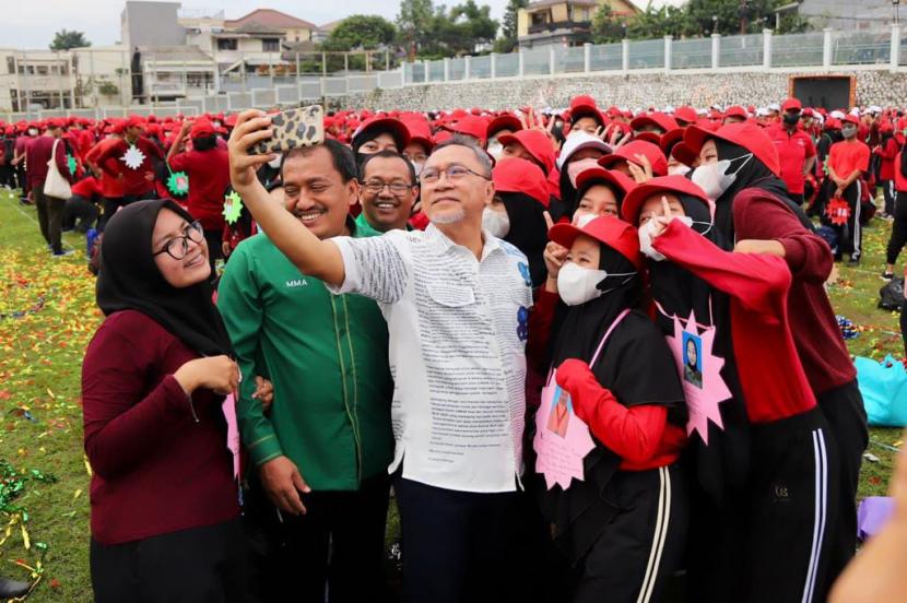 Mendag Zulkifli Hasan (Zulhas) menghadiri acara Pengenalan Kehidupan Kampus Bagi Mahasiswa Baru (PKKMB) Universitas Muhammadiyah Jakarta (UMJ) 2022 di Kota Tangerang Selatan, Banten, Senin (12/9/2022). 