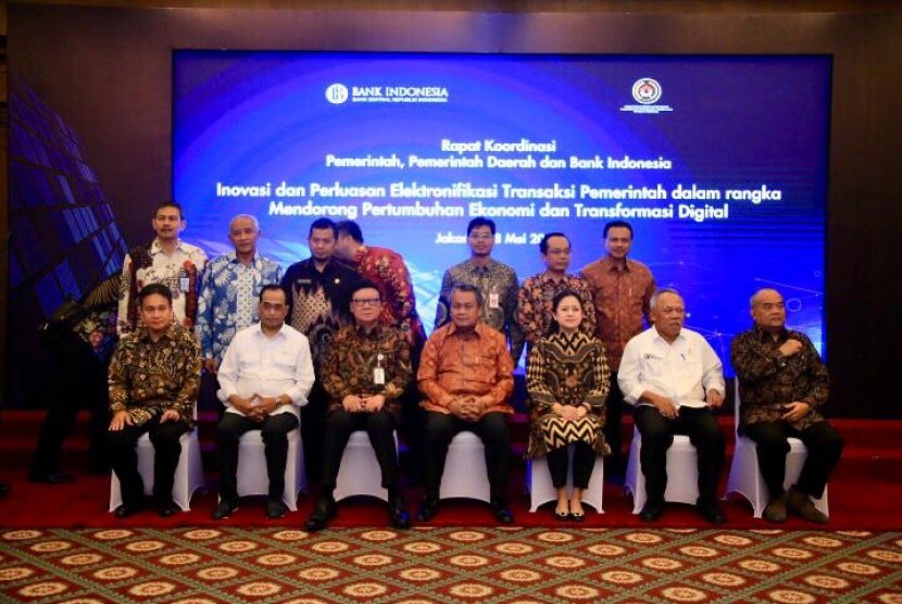 Mendagri Tjahjo Kumolo bersama jajarannya.