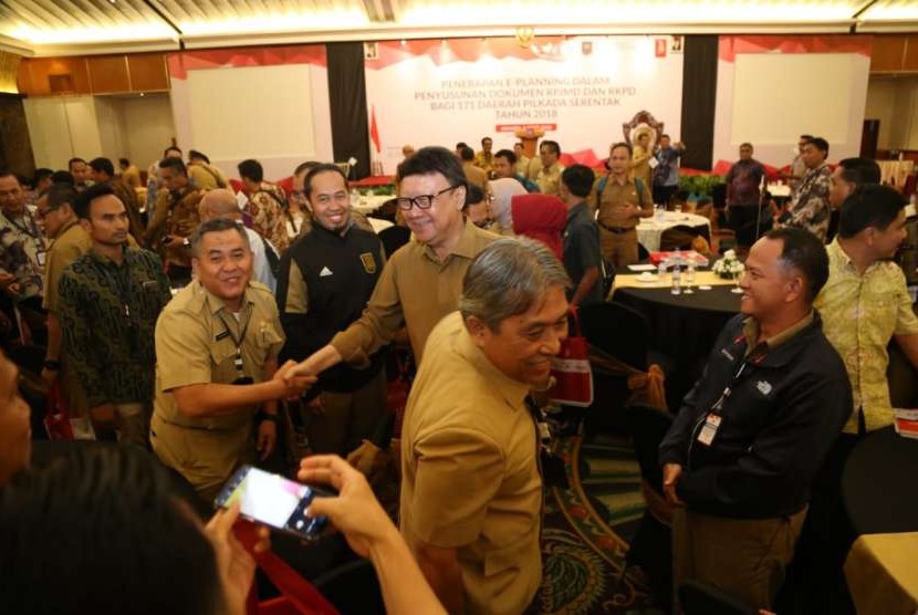 Mendagri Tjahjo Kumolo dalam penutupan Rakornas Penerapan E-Planning yang di hadiri para Kepala Daerah dan Kepala Bappeda di Hotel Grand Sahid Jaya, Jakarta, Senin (8/10)