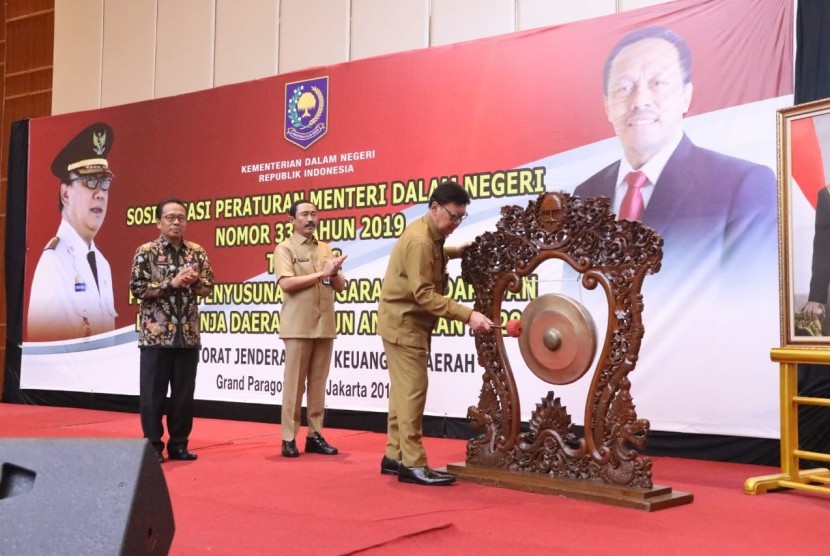 Mendagri Tjahjo Kumolo membuka sosialisasi penggunaan anggaran negara untuk pemda