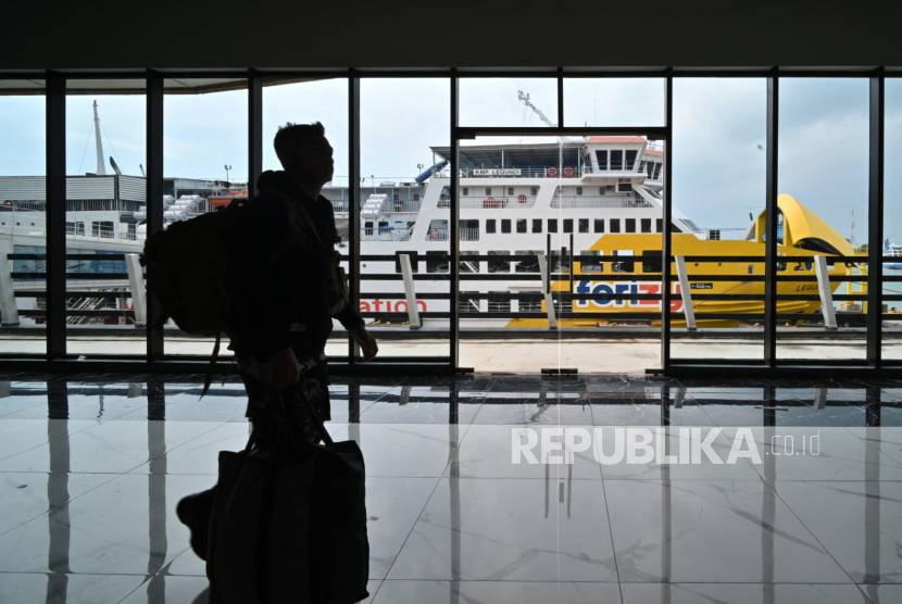 Mendekati Lebaran volume kendaraan dan penumpang mulai meningkat, ASDP mengimbau masyarakat mengatur perjalanan dengan cermat.