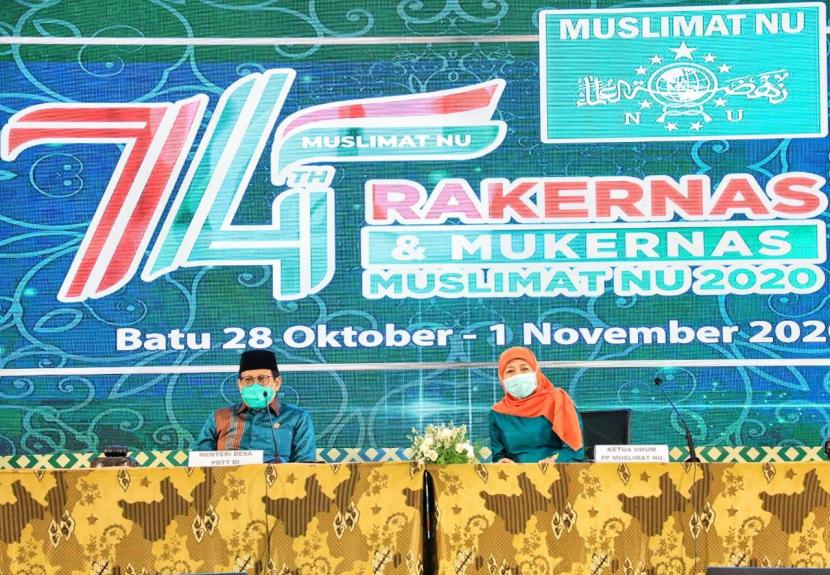 Mendes PDTT Abdul Halim Iskandar saat memberi sambutan di acara Rakernas dan Mukernas Muslimat NU di Malang, Jumat (30/10).