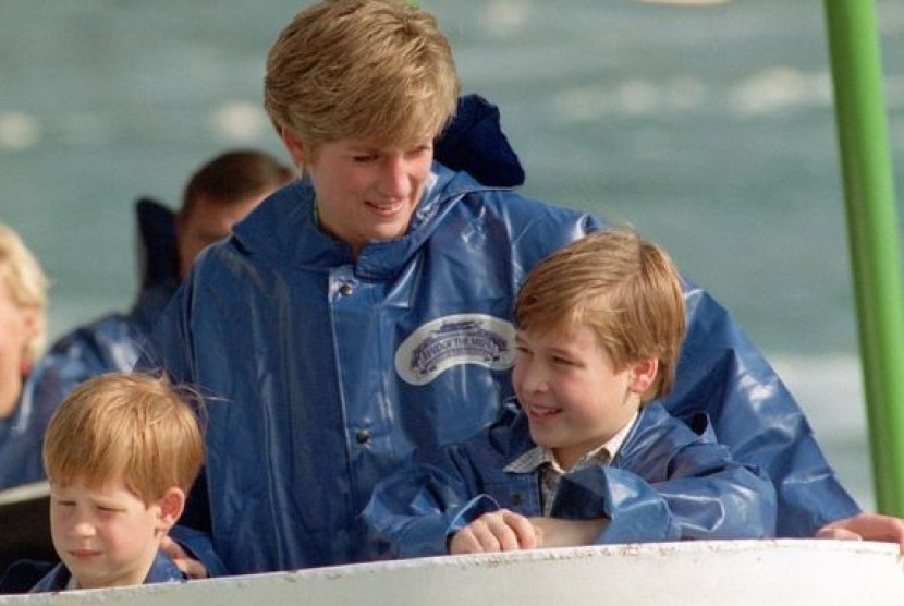 Mendiang Putri Diana bersama Pangeran William dan Pangeran Harry pada 1991 