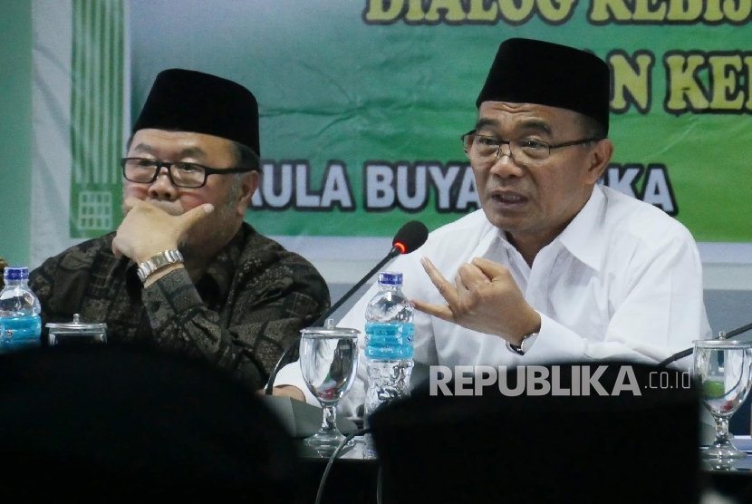 Pemerintah Bahas Pelaksanaan Sholat Idul Adha dan Qurban. Foto Menko PMK Muhadjir Effendy.